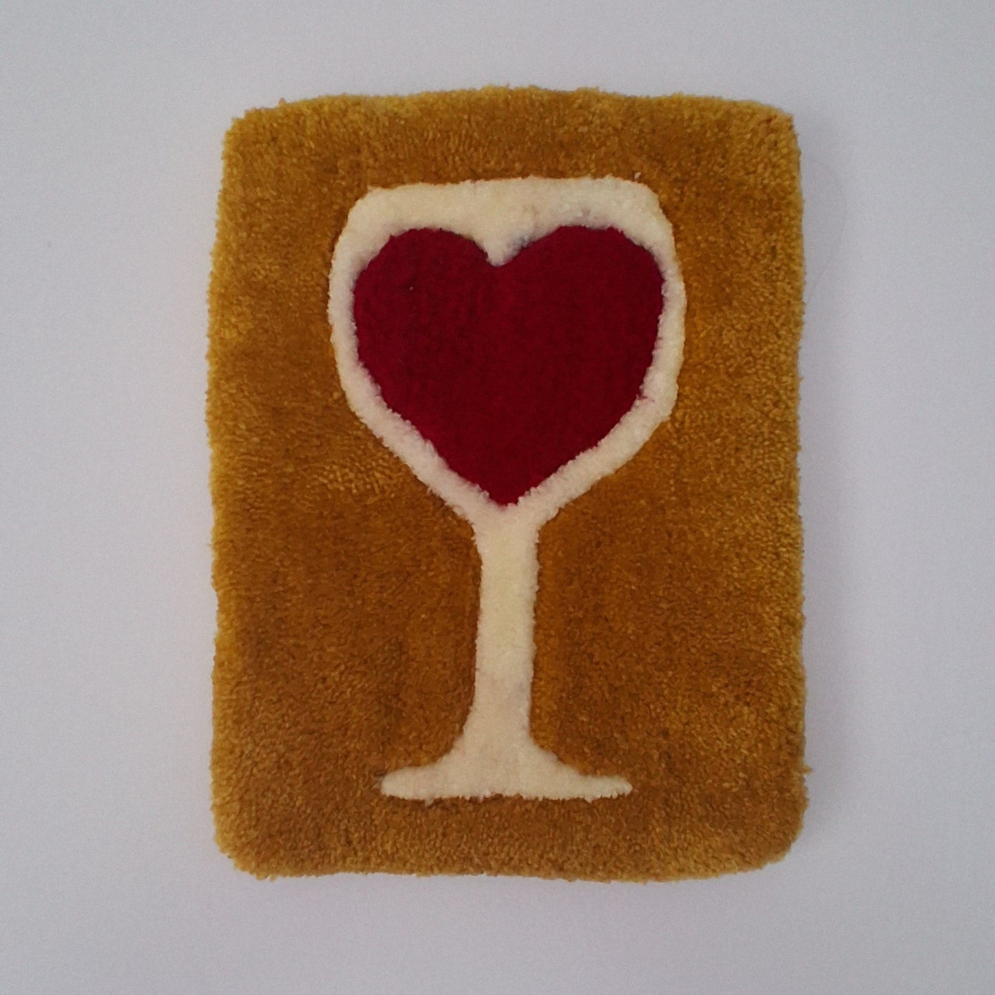 Amour du vin - Décoration murale - verre de vin et coeur - jaune blanc rouge La Balmo TUFTING