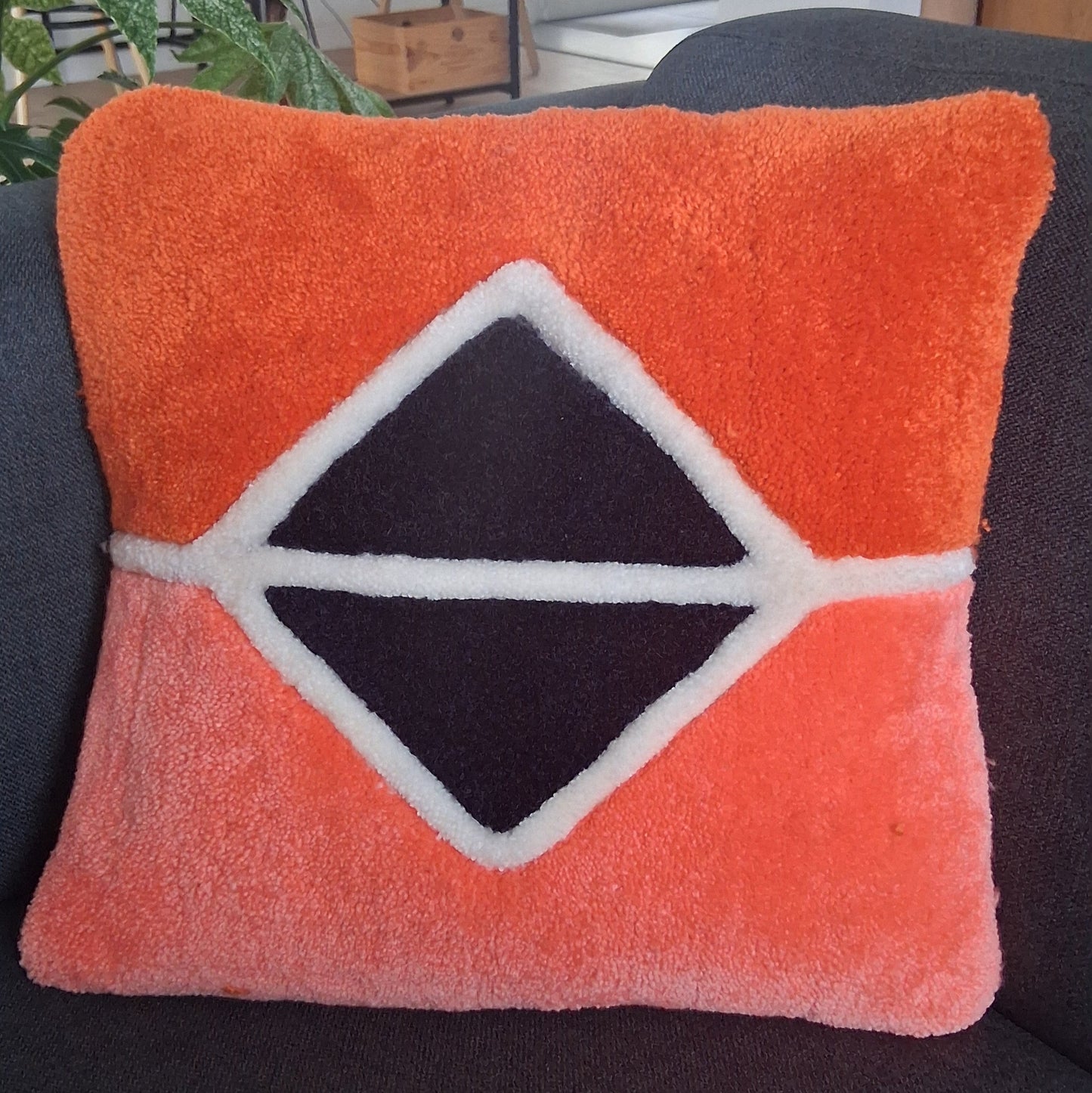 Housse de coussin tufté Orange - La Balmo TUFTING