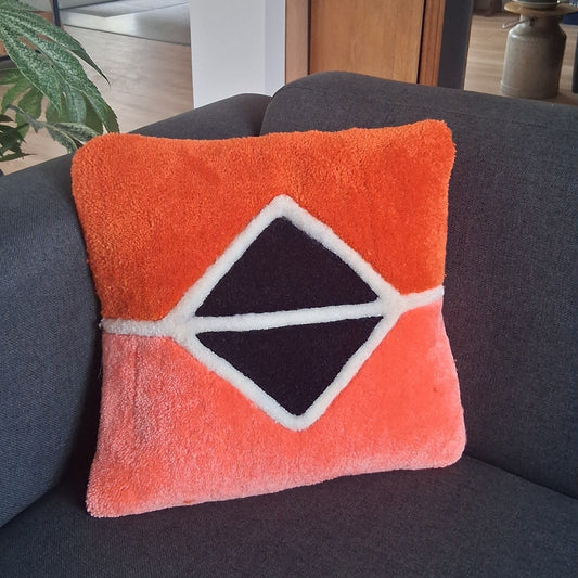 Housse de coussin tufté Orange - La Balmo TUFTING
