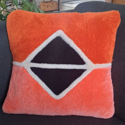 Housse de coussin tufté Orange - La Balmo TUFTING
