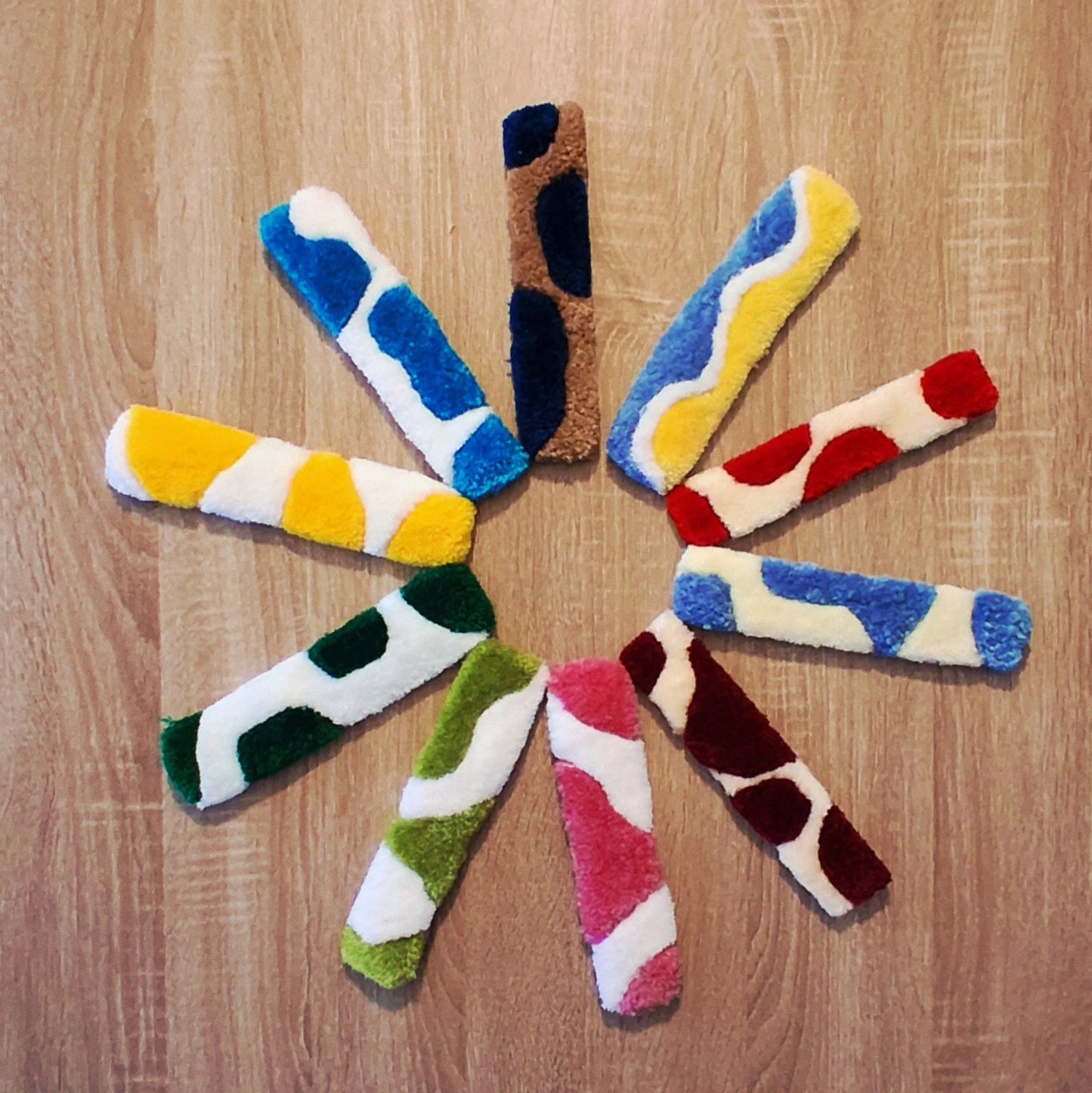 Marque-page tufté créé par La Balmo Tufting en laine acrylique