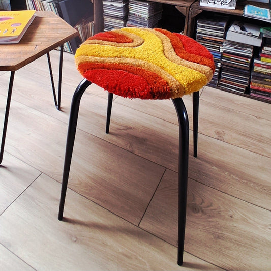 Tabouret tufté - La Balmo TUFTING - design vintage coloré jaune orange rouge