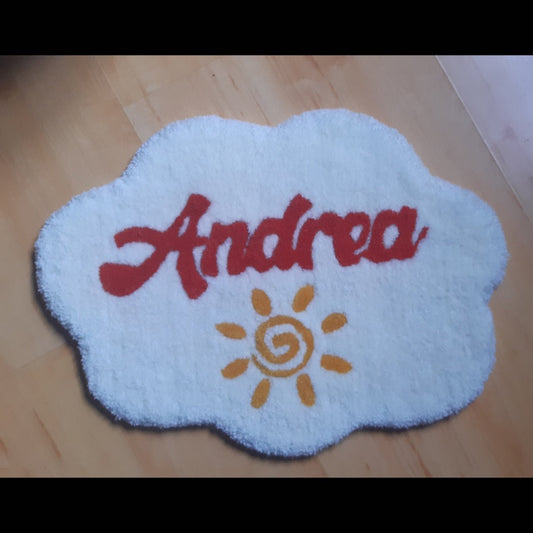 Tapis pour une chambre d'enfant avec le prénom André et un soleil, créée par La Balmo | Tufting - Laine acrylique rouge, jaune et blanche.