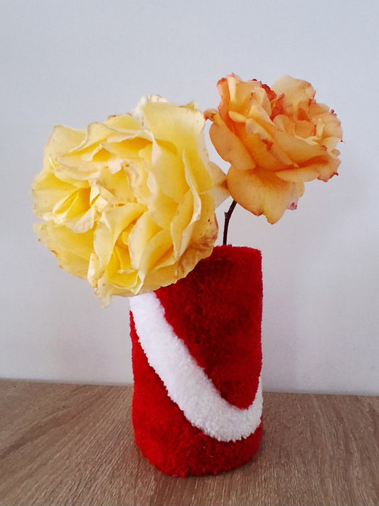 Vase tufté créé par La Balmo Tufting