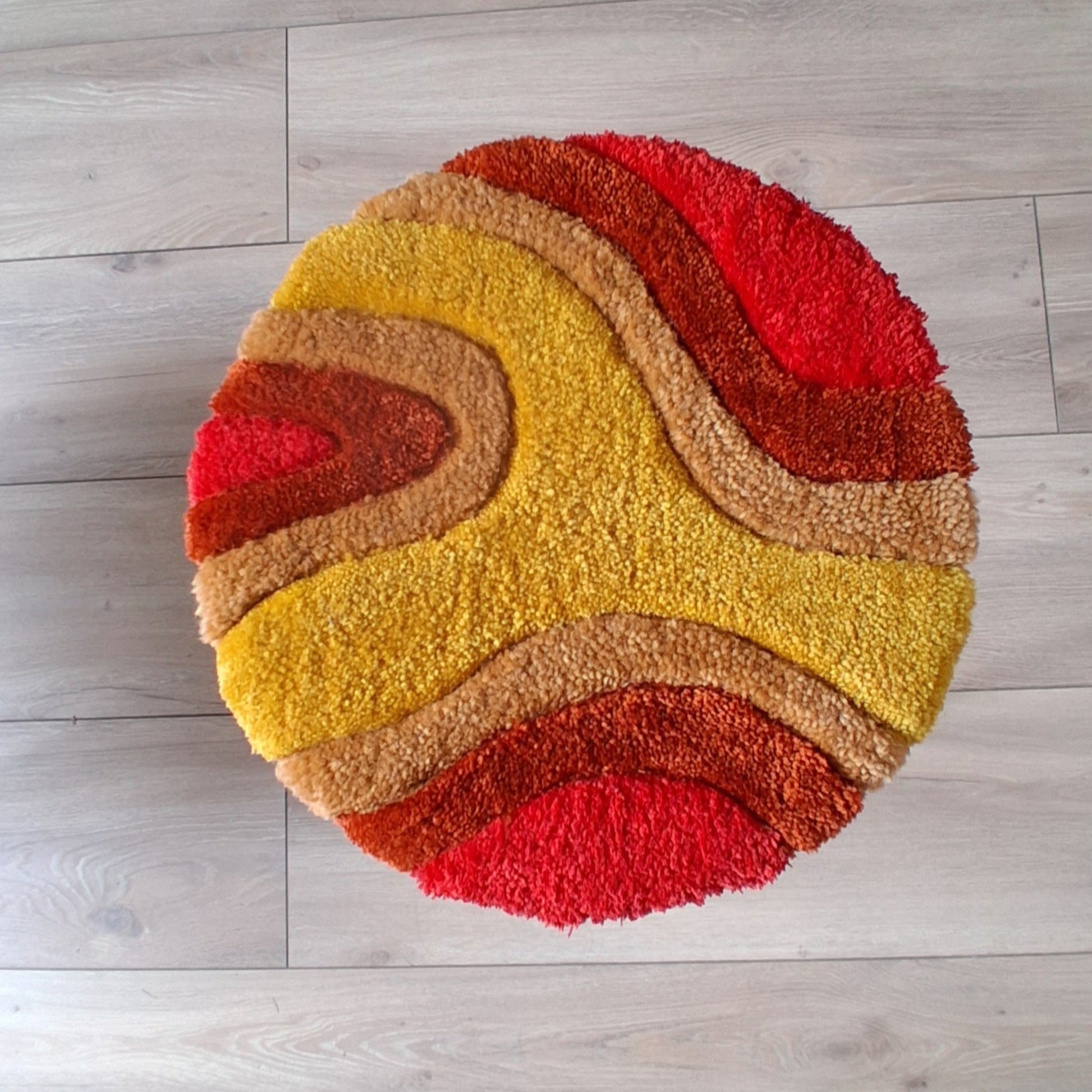 Tabouret tufté - La Balmo TUFTING - design vintage coloré jaune orange rouge