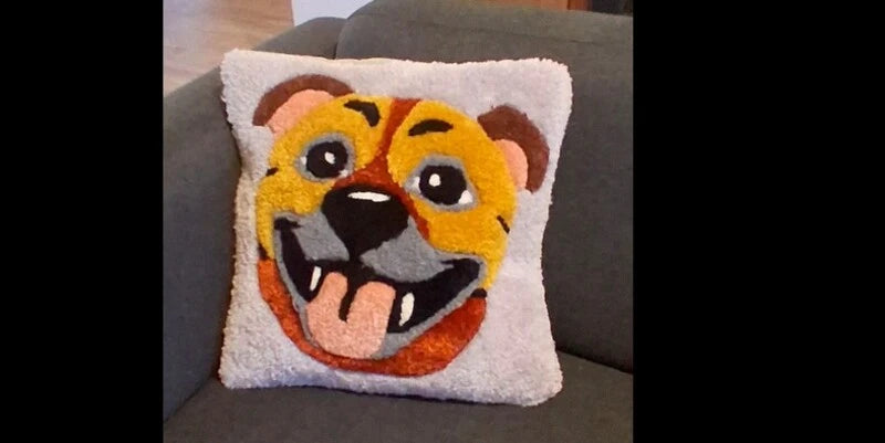 Coussin tufté personnalisé avec la tête d'un chien, basée sur une photo