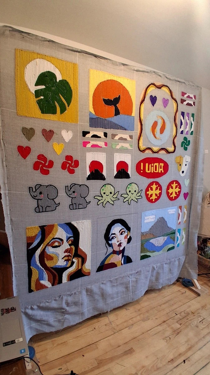Grande toile tufting regroupant une sélection de création en laine acrylique