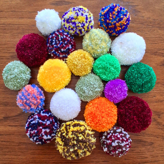 Photo regroupant plusieurs broches tufting créées par La Balmo Tufting